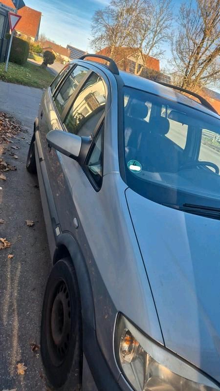 Silber Gebraucht 2002 Opel Zafira Van / Kleinbus | 1.234 € - Bild 1/4