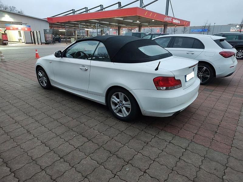 Gebraucht BMW 118 Cabriolet 143 PS (105 kW) 2010 Weiß Cabrio