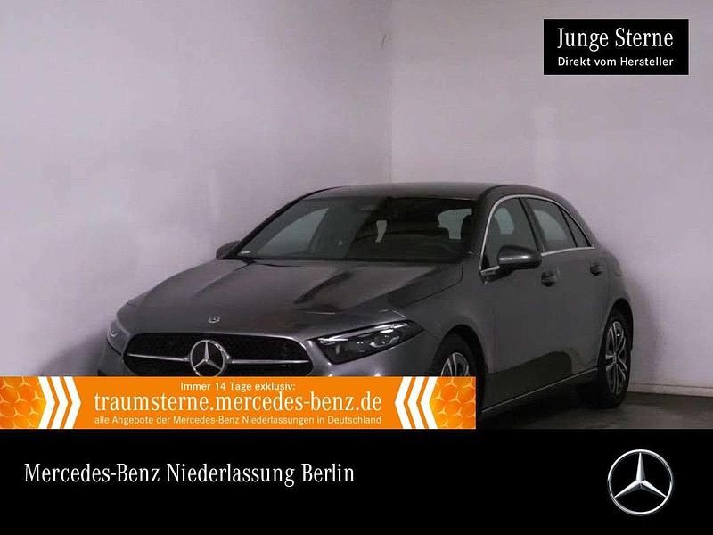 Grau Gebraucht 2024 Mercedes A180 Advanced Limousine | 27.990 € (Fairer Preis) - Bild 1/3
