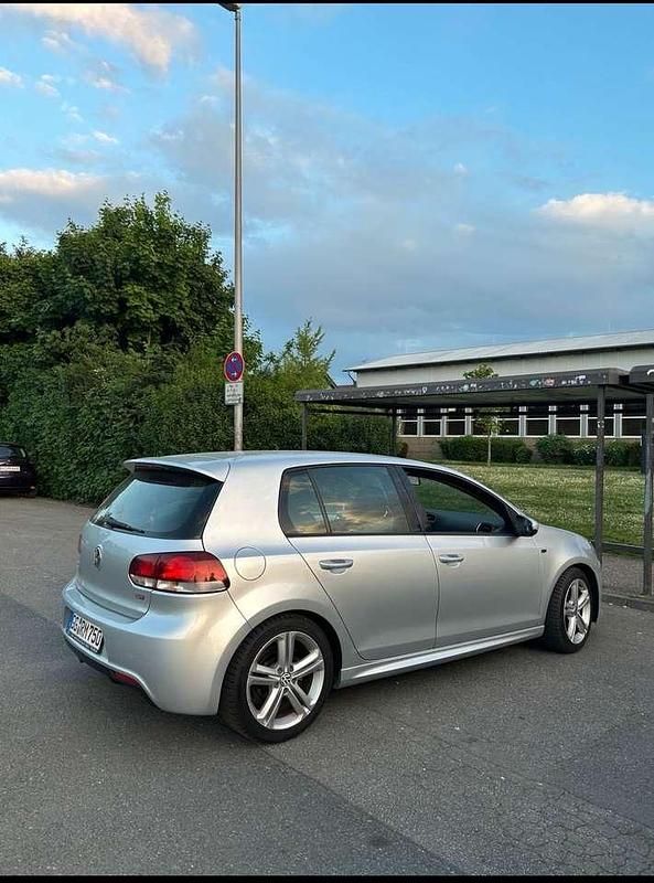 Gebraucht 2010 VW Golf VI R | 5.550 € (Etwas zu teuer) - Bild 1/4