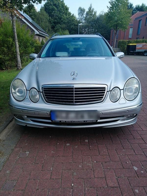 Silber Gebraucht 2006 Mercedes E280 Avantgarde Kombi | 3.100 € (Guter Preis) - Bild 1/4