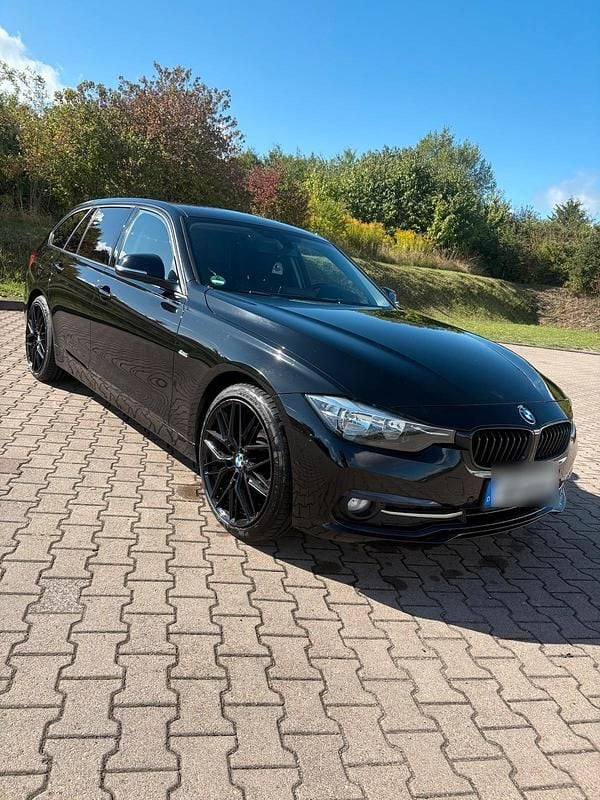 Schwarz Gebraucht 2016 BMW 318 Sport Line Kombi | 9.450 € (Guter Preis) - Bild 1/4