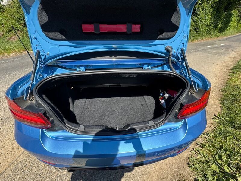 Gebraucht BMW 230 Sport Line 252 PS (185 kW) 2017 Blau Cabrio