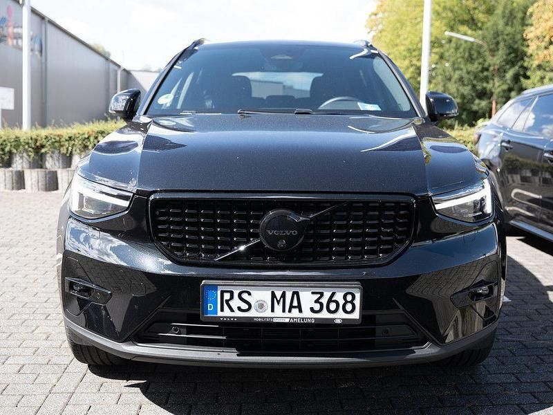 Gebraucht Volvo XC40 Plus 163 PS (119 kW) 2025 Onyx schwarz SUV