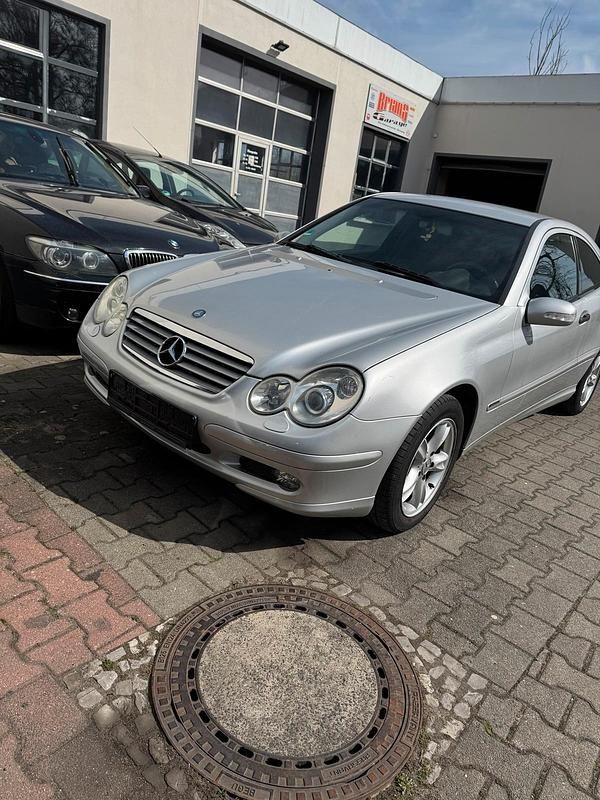 Gebraucht Mercedes 180 146 PS (107 kW) 2004 Silber Limousine