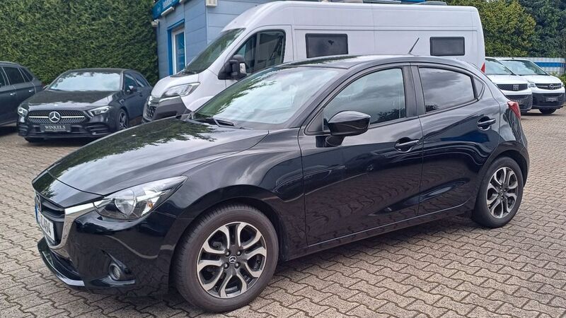 Schwarz Gebraucht 2016 Mazda 2 Nakama Limousine | 9.980 € (Guter Preis) - Bild 1/4