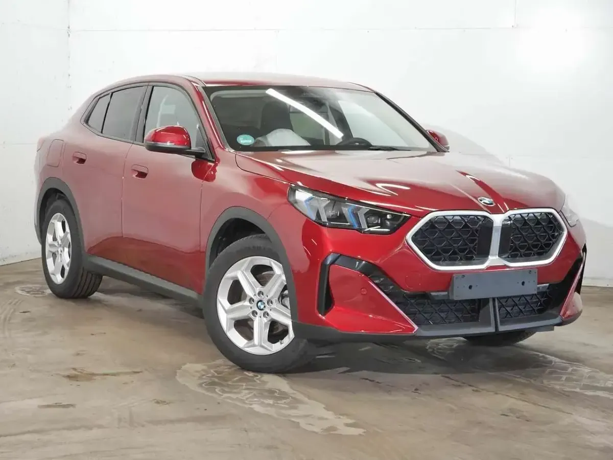 Gebraucht BMW X2 Sport Line 163 PS (119 kW) 2025 Rot SUV