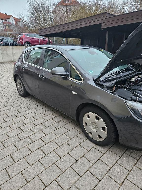 Gebraucht Opel Astra Edition 179 PS (131 kW) 2010 Grau Limousine