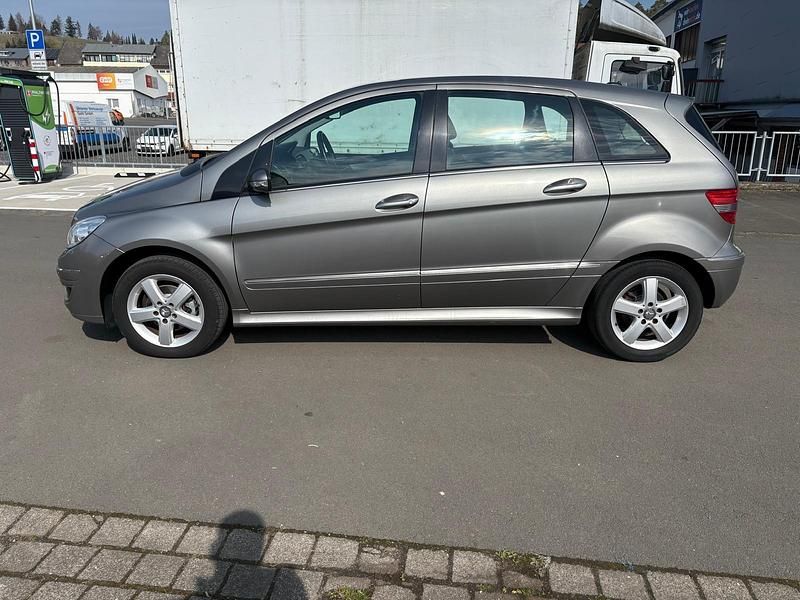 Gebraucht Mercedes B170 116 PS (85 kW) 2008 Grau Van / Kleinbus