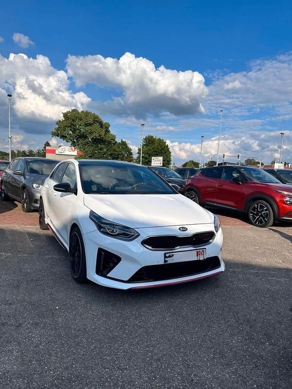 Weiß Gebraucht 2019 Kia Ceed GT 2 Limousine | 20.790 € (Fairer Preis) - Bild 1/4