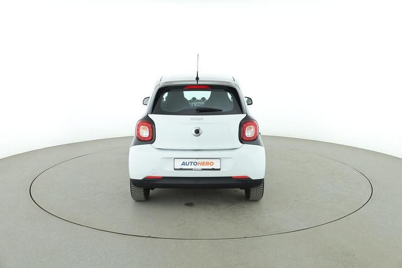 Gebraucht Smart ForFour Basis 90 PS (66 kW) 2019 Weiß Kleinwagen