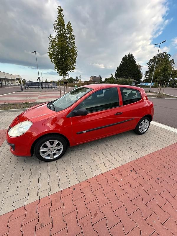 Gebraucht Renault Clio III 75 PS (55 kW) 2006 Rot Kleinwagen