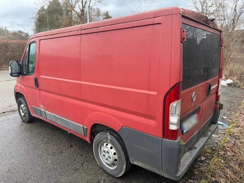 Gebraucht Fiat Ducato 115 PS (84 kW) 2011 Rot Van