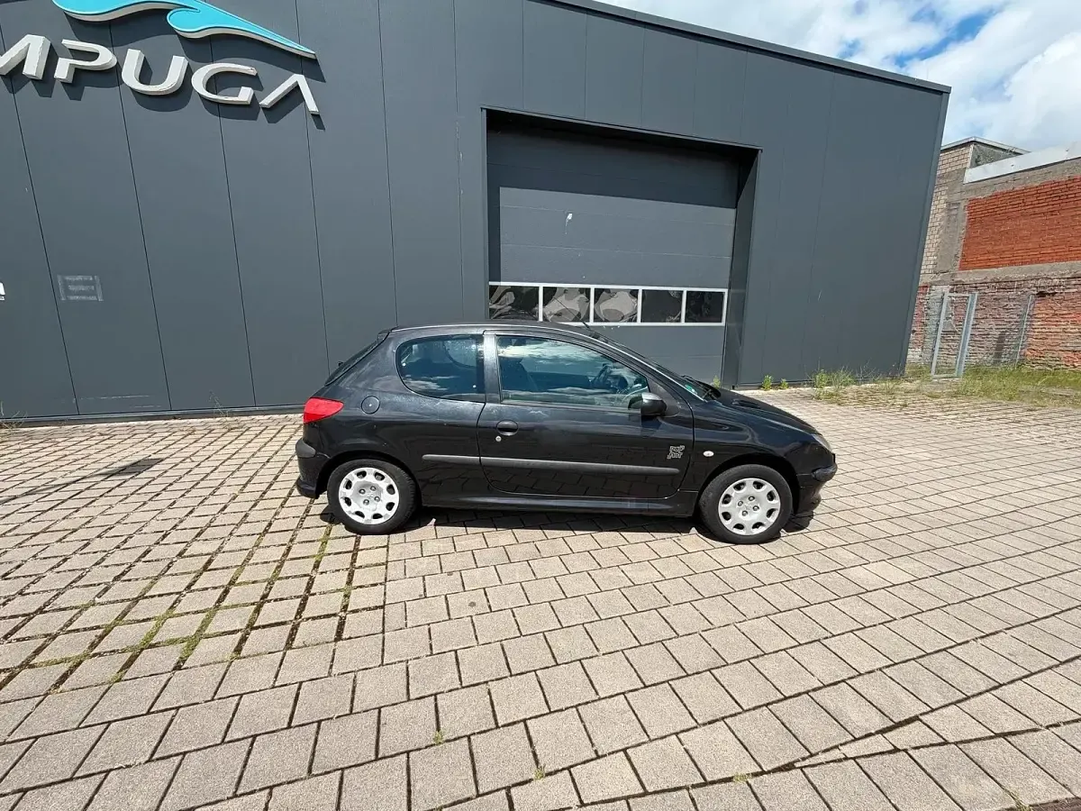 Gebraucht Peugeot 206 60 PS (44 kW) 2004 Schwarz Kleinwagen