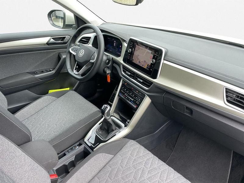 Gebraucht VW T-Roc Move 116 PS (85 kW) 2024 Andere farbe SUV