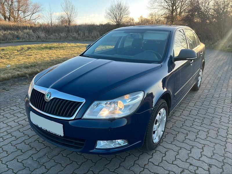 Blau Gebraucht 2012 Skoda Octavia Limousine | 4.150 € (Superpreis) - Bild 1/4