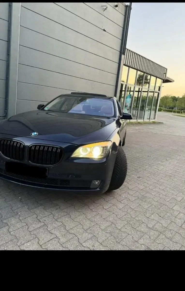 Gebraucht BMW 740 326 PS (239 kW) 2009 Schwarz Limousine