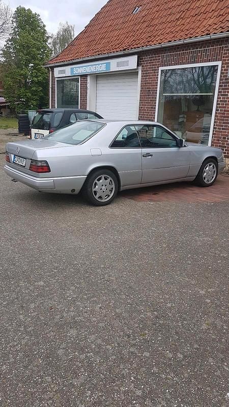 Gebraucht Mercedes 300 180 PS (132 kW) 1992 Silber Coupé