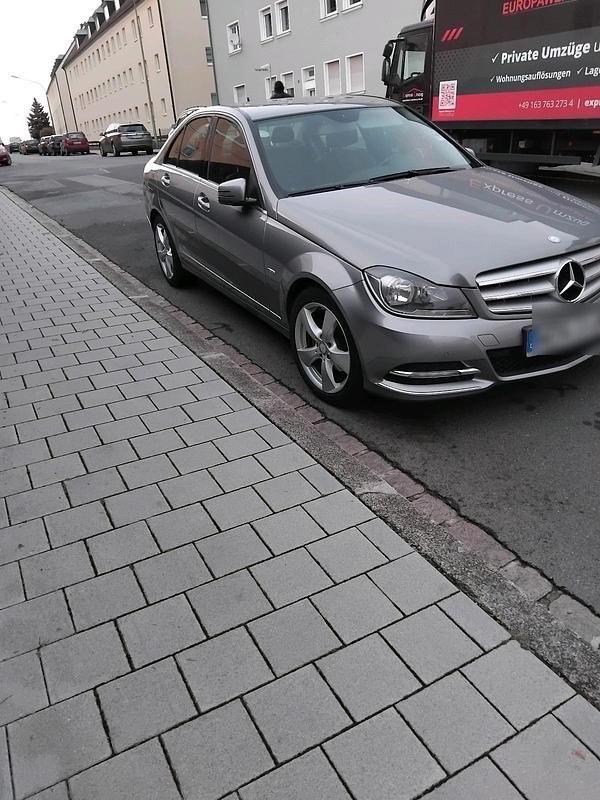 Silber Gebraucht 2012 Mercedes C250 Limousine | 11.500 € (Fairer Preis) - Bild 1/4
