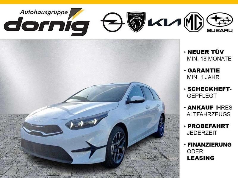 Deluxe weiss metallic Gebraucht 2024 Kia Ceed Sportswagon Platinum Kombi | 29.990 € (Teuer) - Bild 1/4