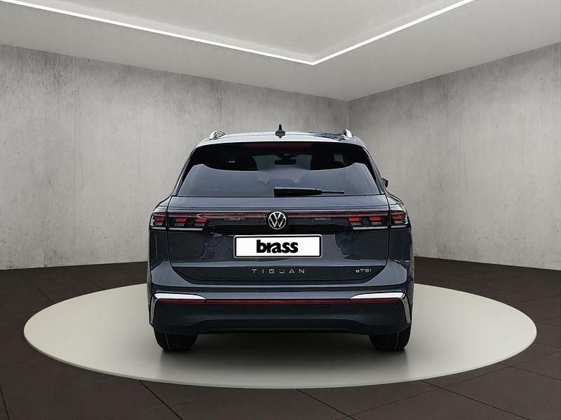Neu VW Tiguan Elegance 150 PS (110 kW) 2026 Grau SUV