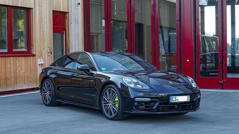 Schwarz Gebraucht 2017 Porsche Panamera 4 Limousine | 69.990 € (Teuer) - Bild 1/4