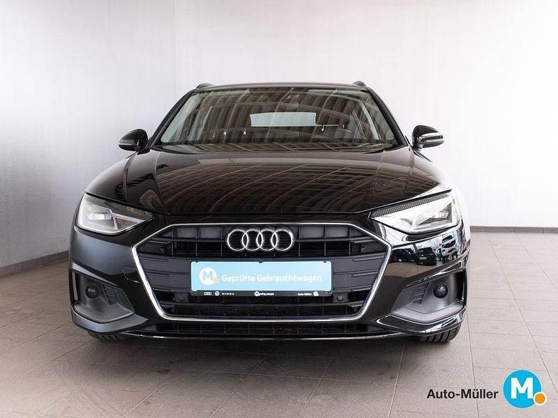 Gebraucht Audi A4 Sport 163 PS (119 kW) 2022 Brilliantschwarz Kombi