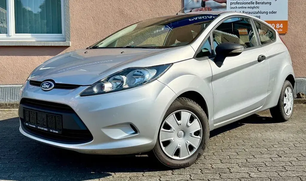 Gebraucht Ford Fiesta Ambiente 60 PS (44 kW) 2009 Silber Kleinwagen