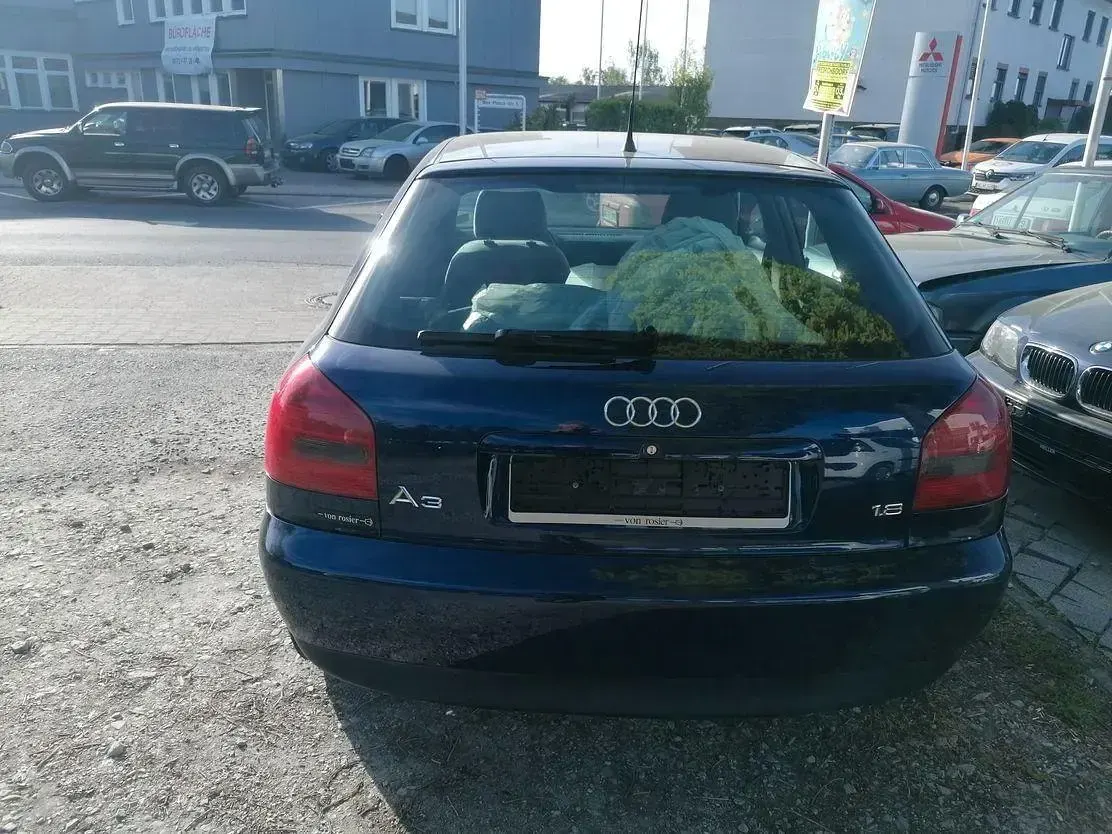 Usata Audi A3 Sport 125 CV (91 kW) 2000 Blu Utilitaria