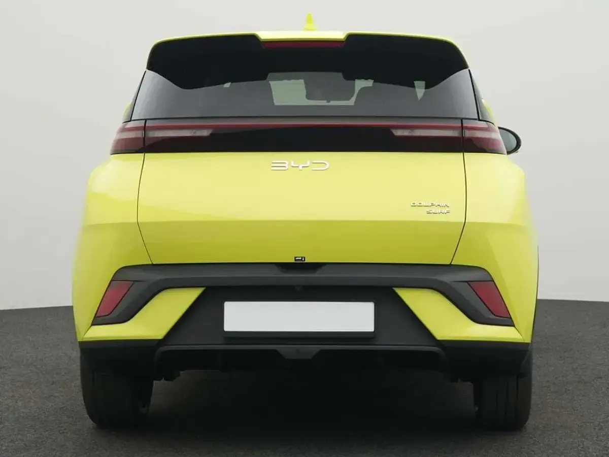 Gebraucht BYD Dolphin Surf Comfort 114 kW (156 PS) 2026 Lime green Kleinwagen