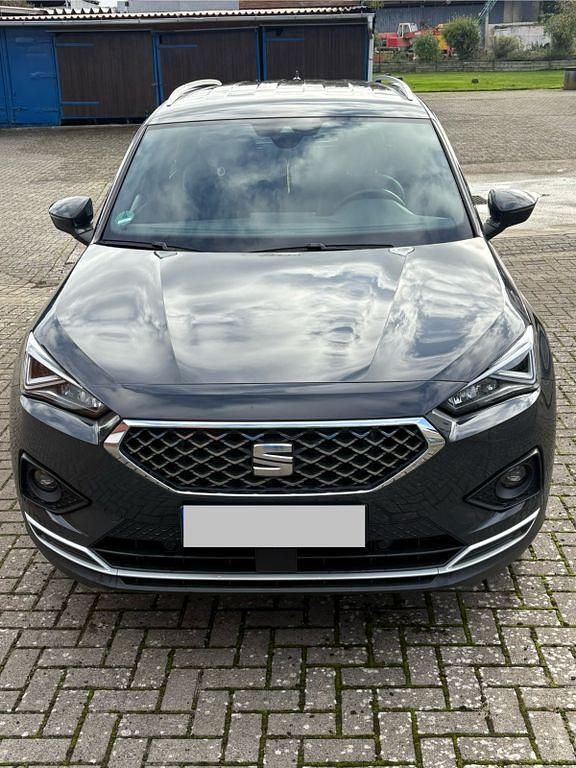 Grau Gebraucht 2020 Seat Tarraco XCELLENCE SUV | 25.000 € (Guter Preis) - Bild 1/4