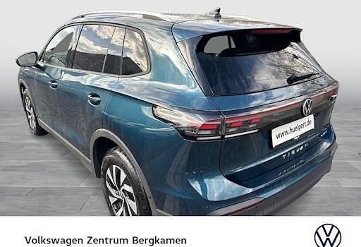 Neu VW Tiguan Life 204 PS (150 kW) 2026 Nightshade blue metallic SUV