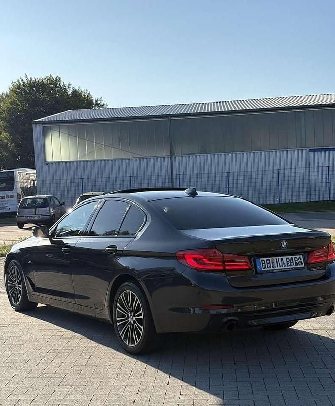 Gebraucht 2017 BMW 520 Gran Turismo Luxury Line Limousine | 18.900 € (Fairer Preis) - Bild 1/4