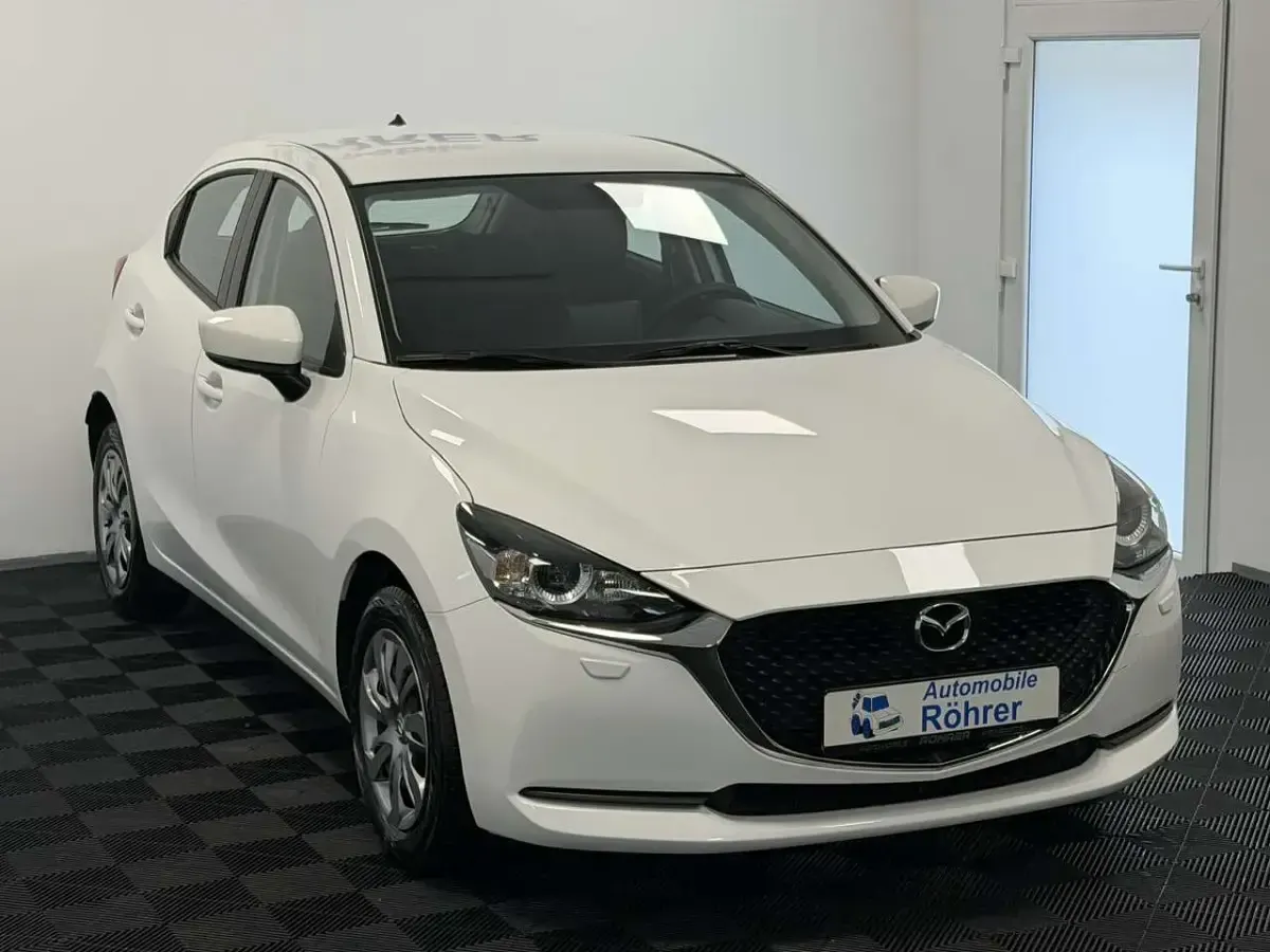 Gebraucht Mazda 2 Center-Line 90 PS (66 kW) 2022 Arctic white Kleinwagen