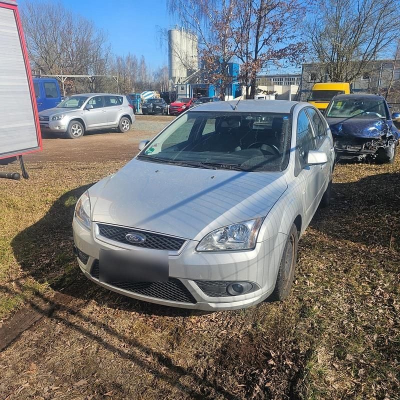 Gebraucht Ford Focus 100 PS (73 kW) 2007 Silber Kleinwagen