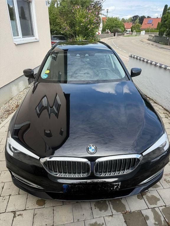 Schwarz Gebraucht 2019 BMW 520 Kombi | 19.900 € (Superpreis) - Bild 1/4