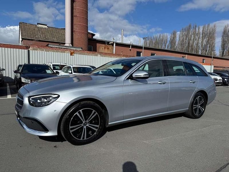 Gebraucht Mercedes E220 200 PS (147 kW) 2022 Hightechsilber metallic Kombi
