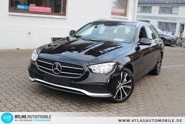 Schwarz Gebraucht 2021 Mercedes E300 Avantgarde Kombi | 27.990 € (Guter Preis) - Bild 1/4