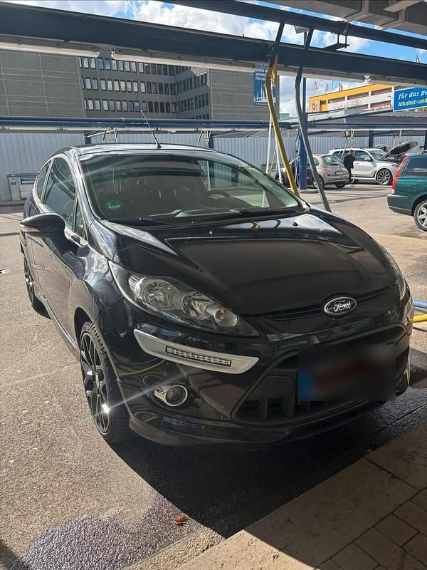 Gebraucht Ford Fiesta 82 PS (60 kW) 2011 Schwarz Kleinwagen