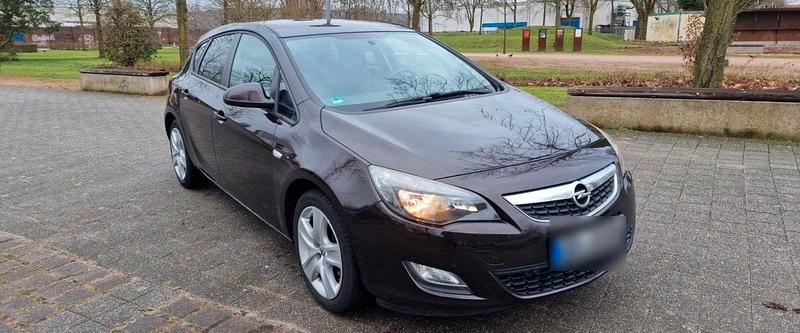 Gebraucht Opel Astra 110 PS (80 kW) 2012 Kleinwagen