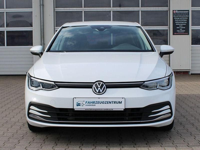 Gebraucht VW Golf VII Style 150 PS (110 kW) 2020 Weiß Limousine