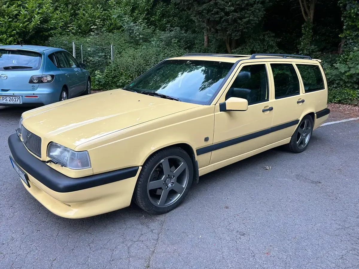 Gebraucht Volvo 850 241 PS (177 kW) 1995 Gelb Kombi
