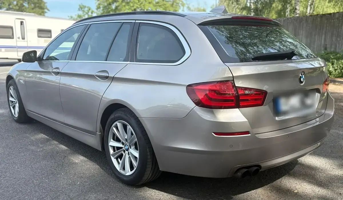 Gebraucht BMW 525 204 PS (150 kW) 2011 Grau Kombi