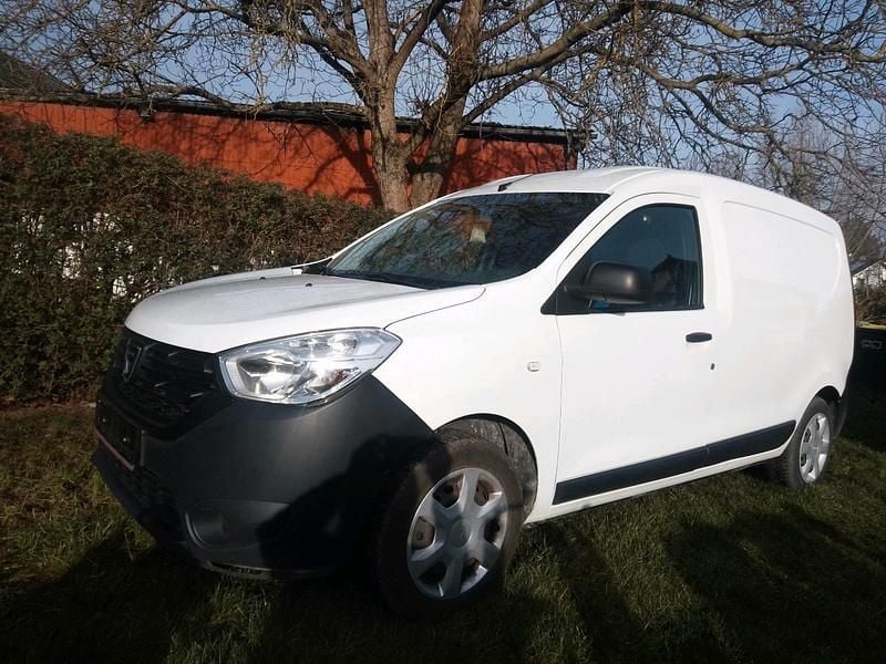 Weiß Gebraucht 2018 Dacia Dokker Van / Kleinbus | 3.849 € (Superpreis) - Bild 1/4