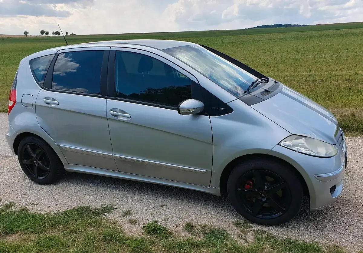 Gebraucht Mercedes 200 140 PS (102 kW) 2007 Silber Kleinwagen