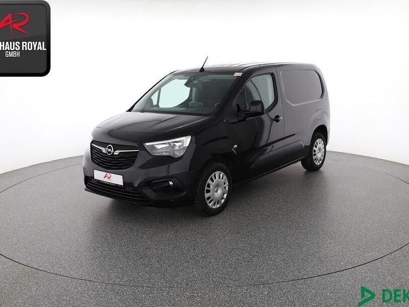 Gebraucht Opel Combo Edition 131 PS (96 kW) 2022 Schwarz Van / Kleinbus