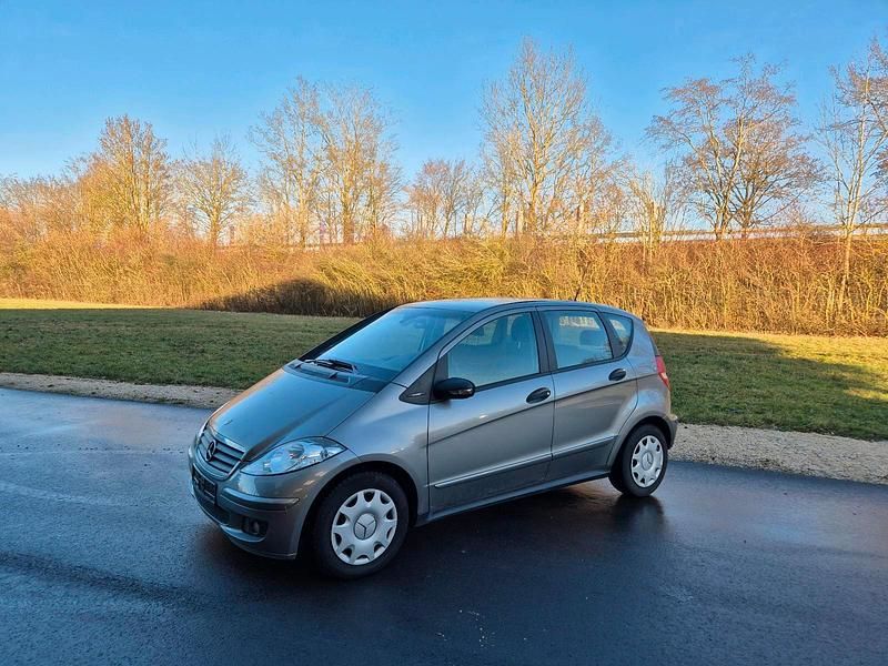 Gold Gebraucht 2005 Mercedes A180 Kleinwagen | 3.200 € (Fairer Preis) - Bild 1/4