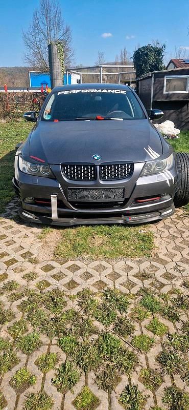 Gebraucht BMW 320 177 PS (130 kW) 2007 Grau Limousine