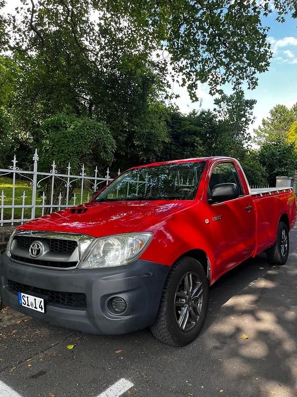 Rot Gebraucht 2009 Toyota HiLux Abholung | 9.500 € - Bild 1/4
