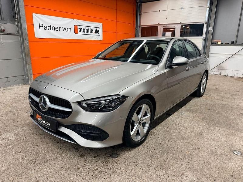 Gebraucht Mercedes C220 200 PS (147 kW) 2021 Mojavesilber Limousine